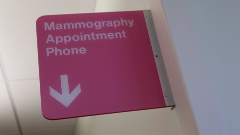粉红色的迹象表明说乳房x光检查预约电话